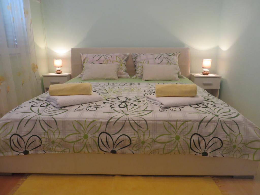 Apartment Simaris - Spacious With Terrace And Sea View شيبينيك المظهر الخارجي الصورة