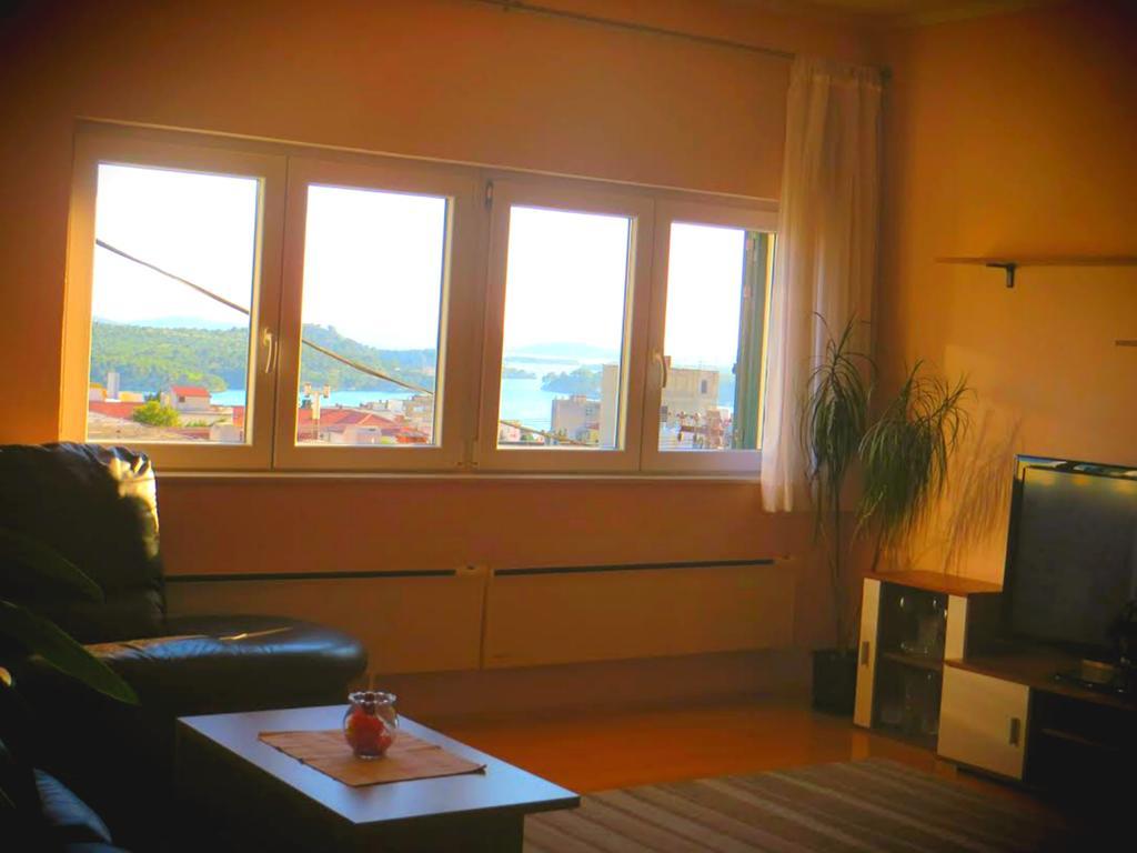 Apartment Simaris - Spacious With Terrace And Sea View شيبينيك المظهر الخارجي الصورة
