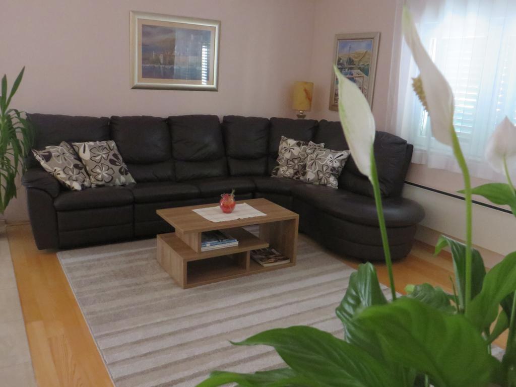 Apartment Simaris - Spacious With Terrace And Sea View شيبينيك المظهر الخارجي الصورة