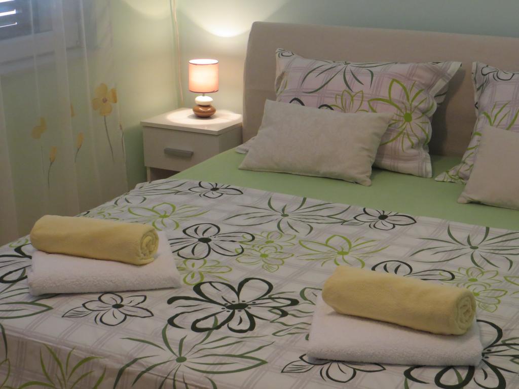 Apartment Simaris - Spacious With Terrace And Sea View شيبينيك المظهر الخارجي الصورة